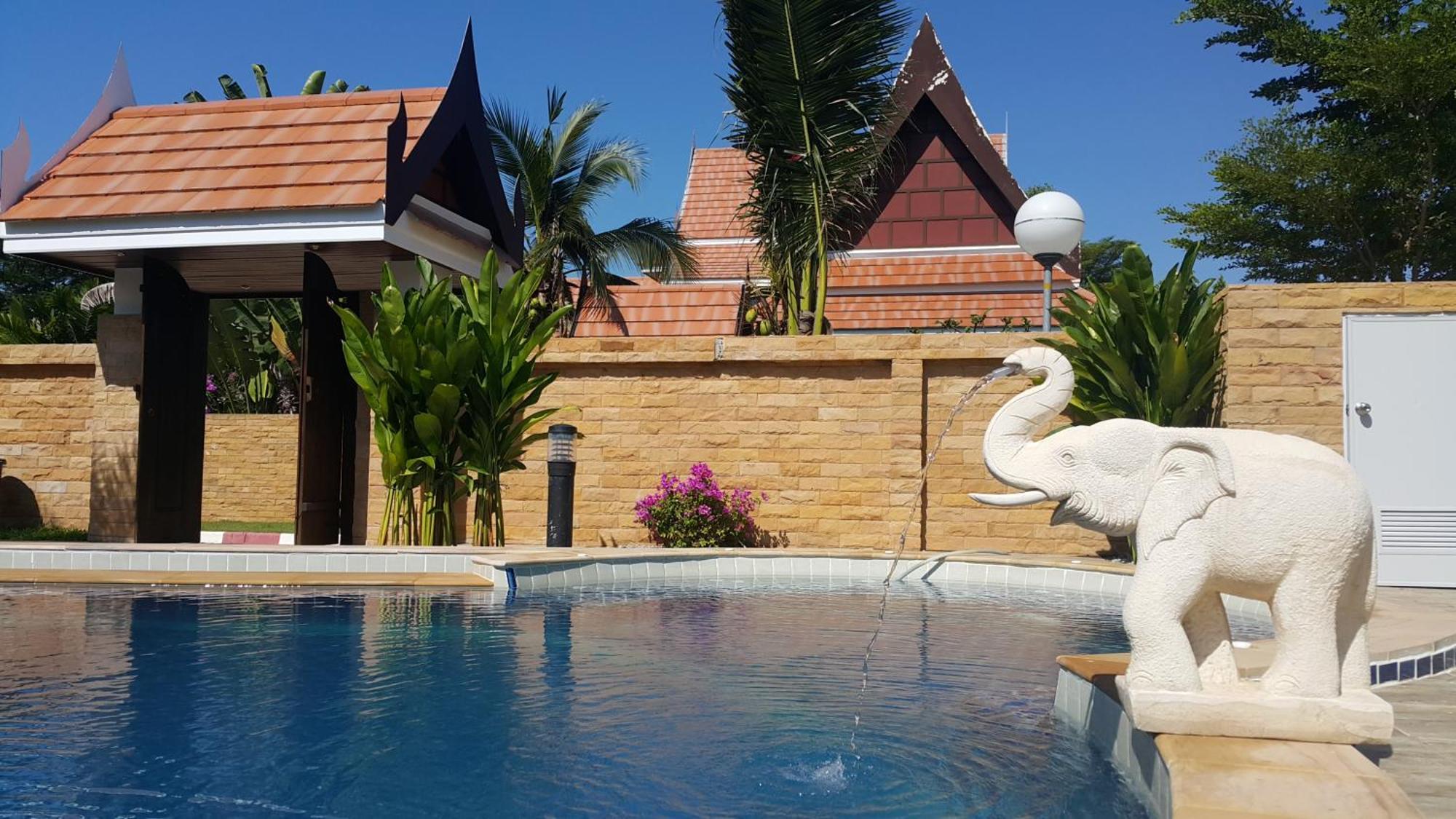 Vip Chain Resort Pool Villa Ban Phe Ngoại thất bức ảnh