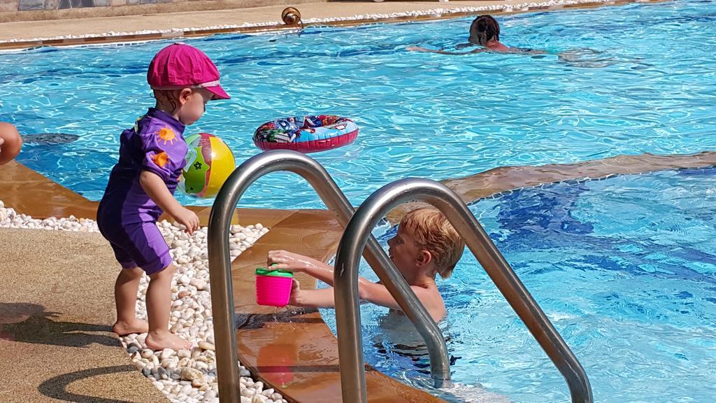 Vip Chain Resort Pool Villa Ban Phe Ngoại thất bức ảnh